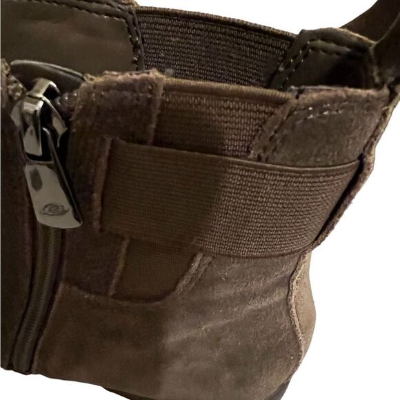 NWOT EASY SPIRIT Ladies Booties Short Boots. 9 Brown Suede - Picture 5 of 8
